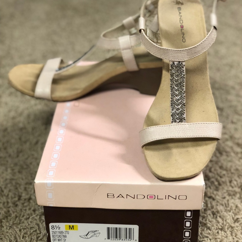 Bandolino Women’s Wedge Sandal Taupe Nude SZ 8 1/2